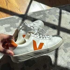 V-12 LEATHER WHITE PUMPKIN US9